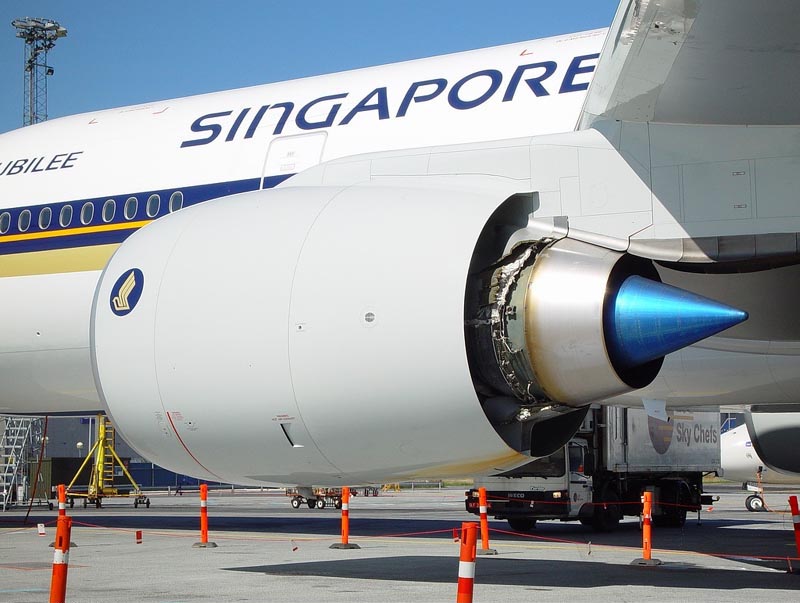 Singapore Airlines B777 D Duct Damage